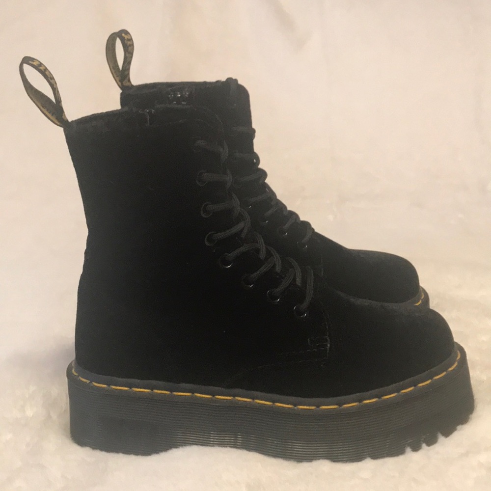 Dr. Martens Jadon